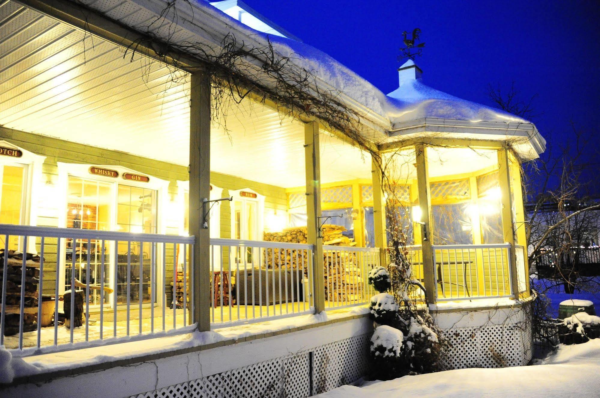 L'Authentique Auberge De Charlevoix Hotel Les Éboulements Kültér fotó